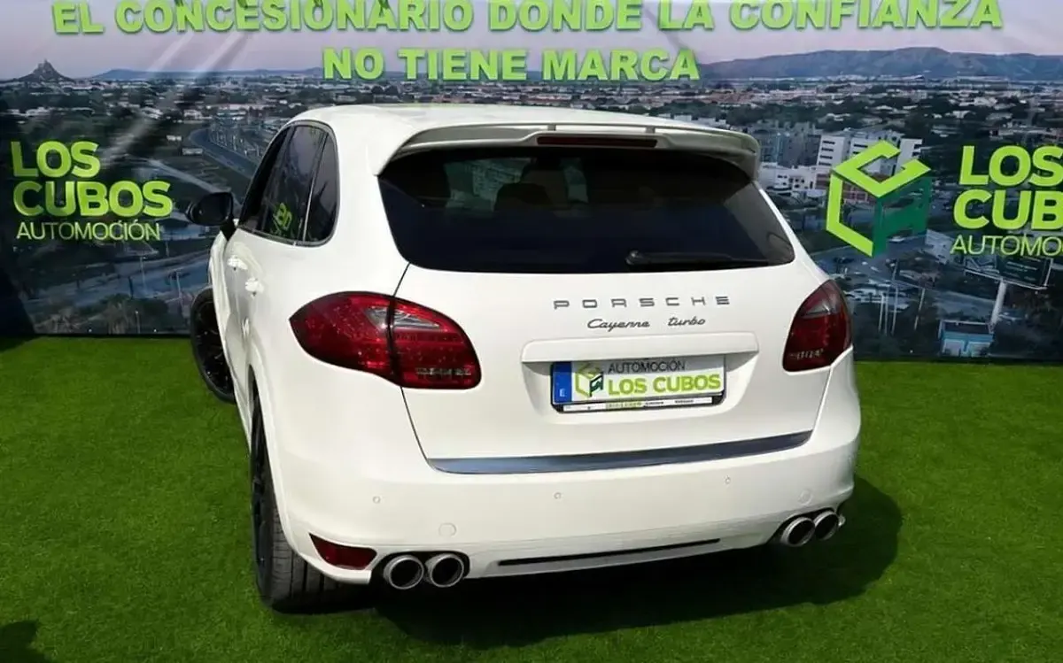 Usado Porsche Cayenne Turbo 499 CV (367 kW) 2011 Blanco SUV