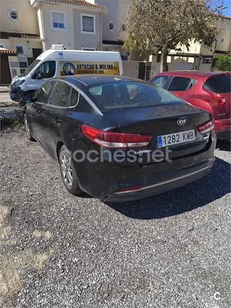 Usado Kia Optima 141 CV (103 kW) 2018 Negro Berlina
