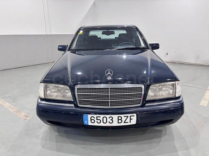 Usado Mercedes C220 Elegance 150 CV (110 kW) 1996 Azul Berlina