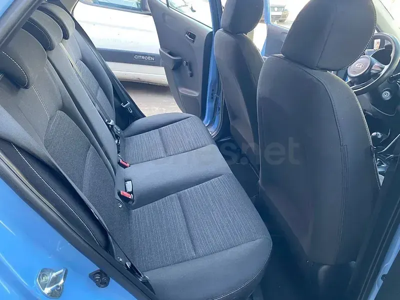 Usado Kia Picanto 67 CV (49 kW) 2018 Azul Utilitario