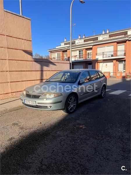 Gris / plata Usado 2005 Renault Laguna GrandTour Privilege Familiar | 2700 € - Imagen 1/4