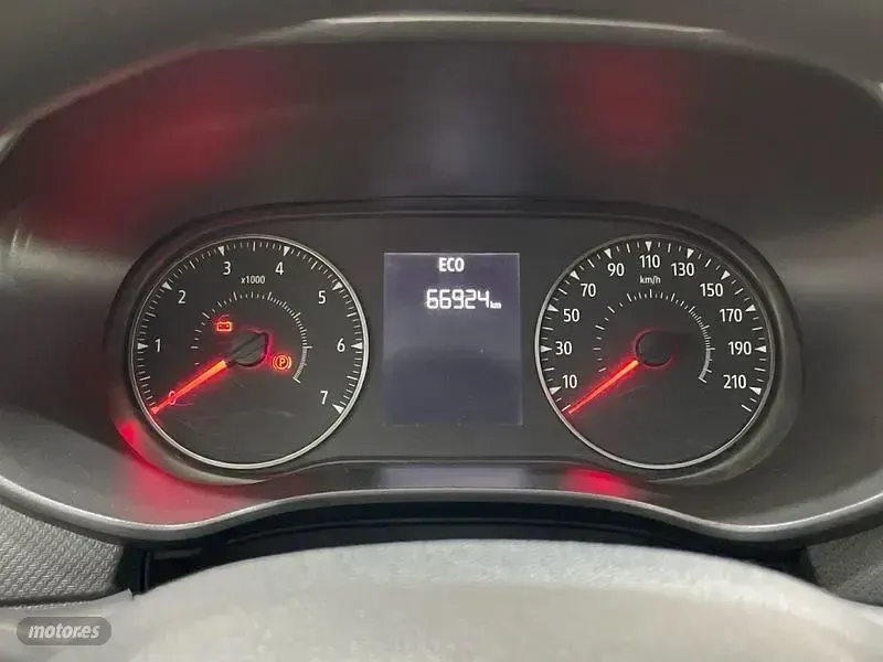 Usado Dacia Sandero Essentiel 91 CV (66 kW) 2021 Rojo Berlina