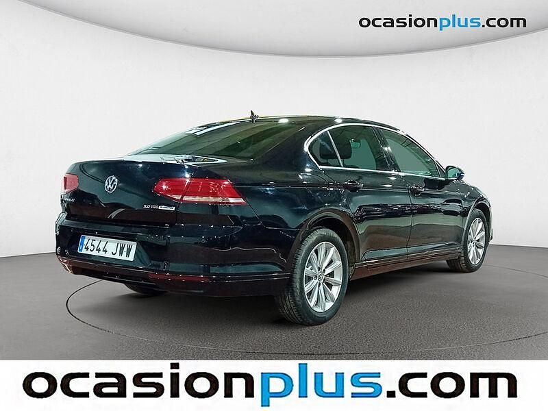 Usado VW Passat Advance 150 CV (110 kW) 2017 Negro Berlina