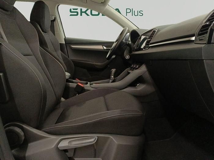 Usado Skoda Karoq Selection 150 CV (110 kW) 2025 Blanco SUV