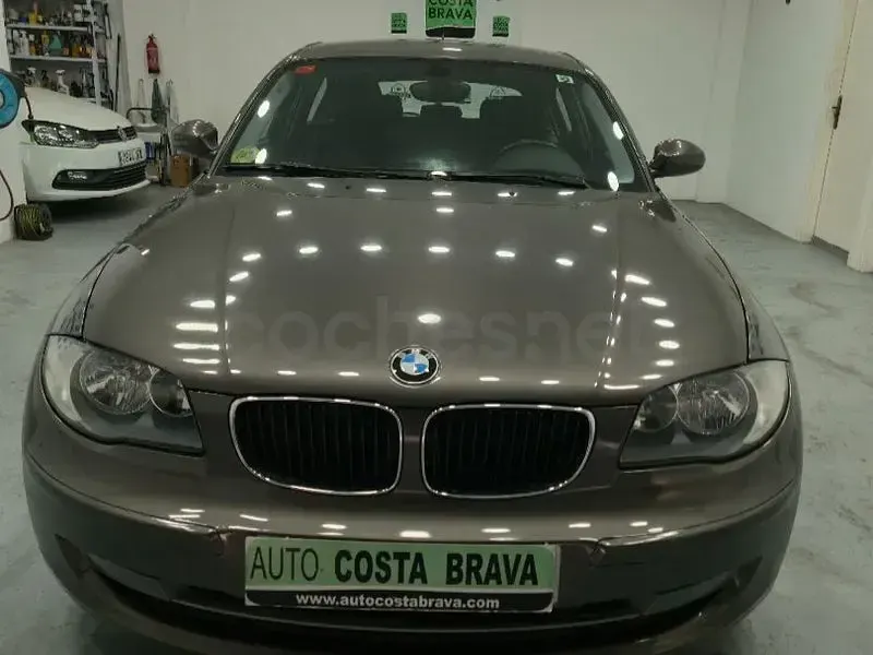 Usado BMW 118 Comfort Edition 143 CV (105 kW) 2007 Marrón Utilitario