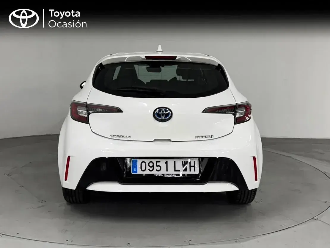 Usado Toyota Corolla Active 122 CV (89 kW) 2022 Blanco classic Berlina