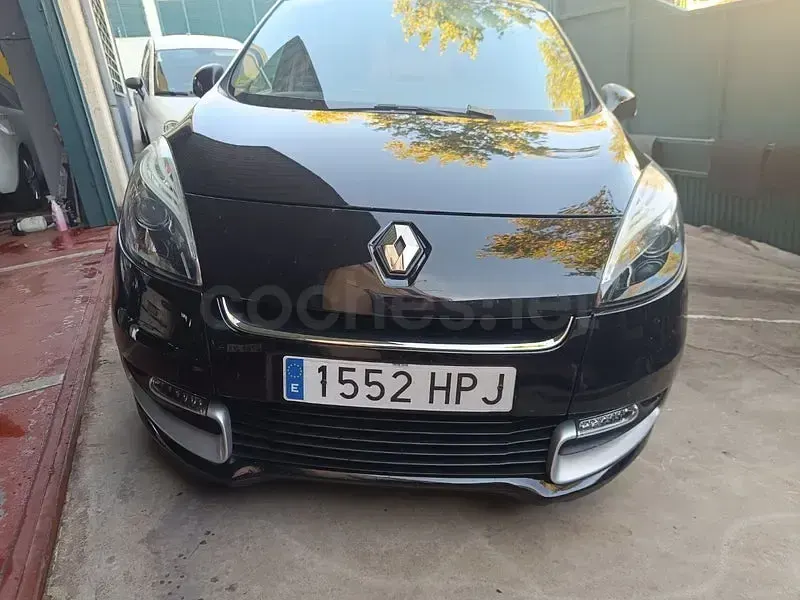 Usado Renault Scénic III Dynamique 110 CV (80 kW) 2013 Negro Monovolumen