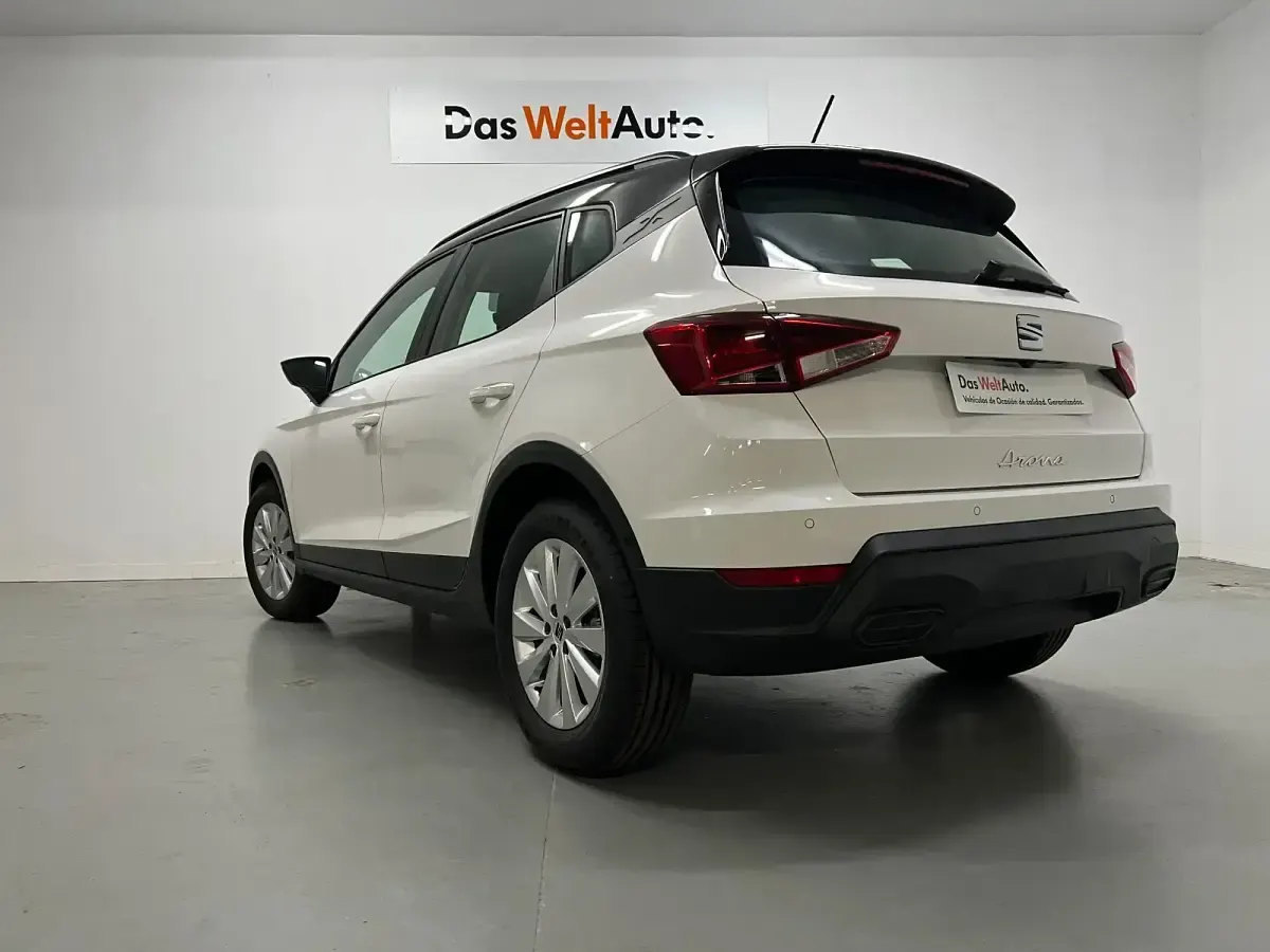 Usado Seat Arona Style 110 CV (80 kW) 2024 Blanco SUV