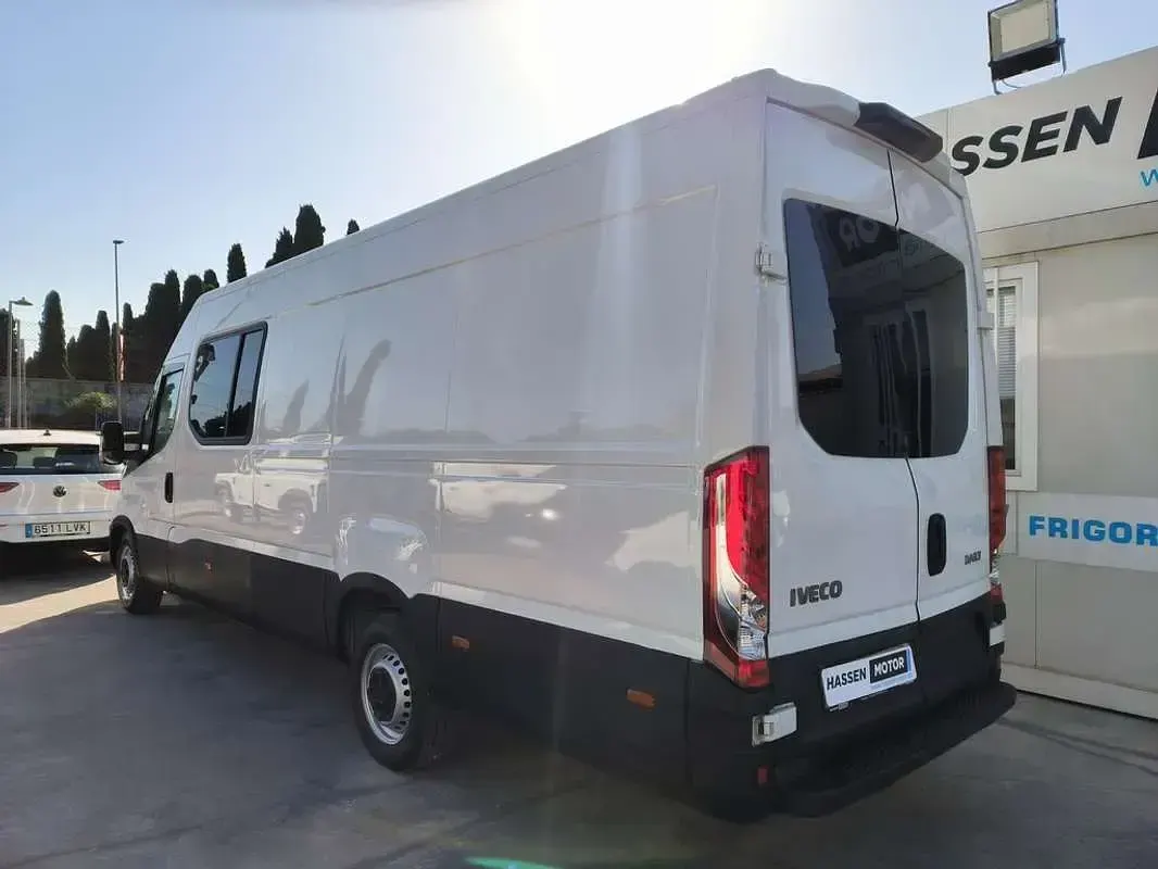 Usado Iveco Daily 136 CV (100 kW) 2021 Blanco Van