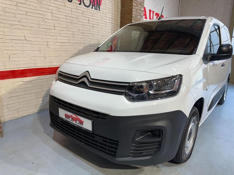 Usado Citroën Berlingo 100 CV (73 kW) 2021 Blanco Monovolumen