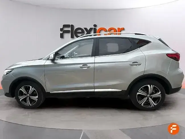 Usado MG ZS Luxury 111 CV (81 kW) 2023 Gris SUV