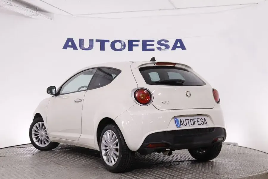 Usado Alfa Romeo MiTo 69 CV (50 kW) 2013 Blanco Utilitario
