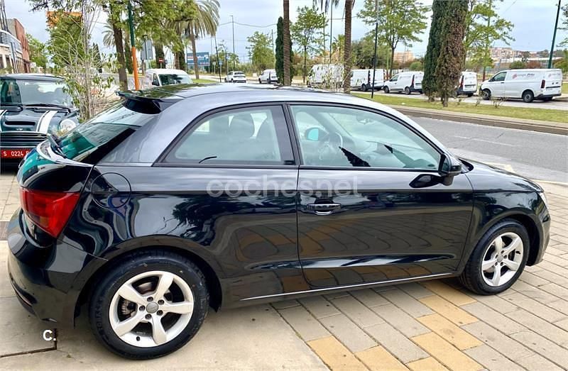 Usado Audi A1 Attraction 90 CV (66 kW) 2016 Negro Utilitario