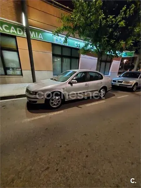 Usado Seat Toledo 110 CV (80 kW) 1999 Gris / plata Berlina