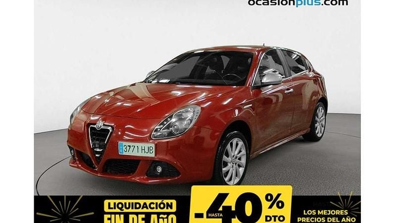 Rojo Usado 2012 Alfa Romeo Giulietta Distinctive Utilitario | 4000 € - Imagen 1/4