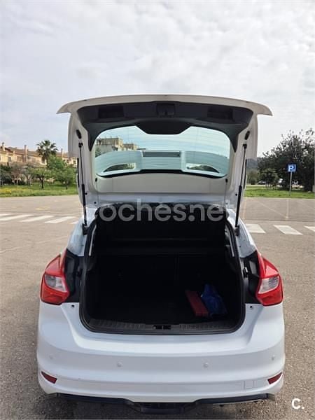 Usado Ford Focus Sport 115 CV (84 kW) 2013 Blanco Berlina