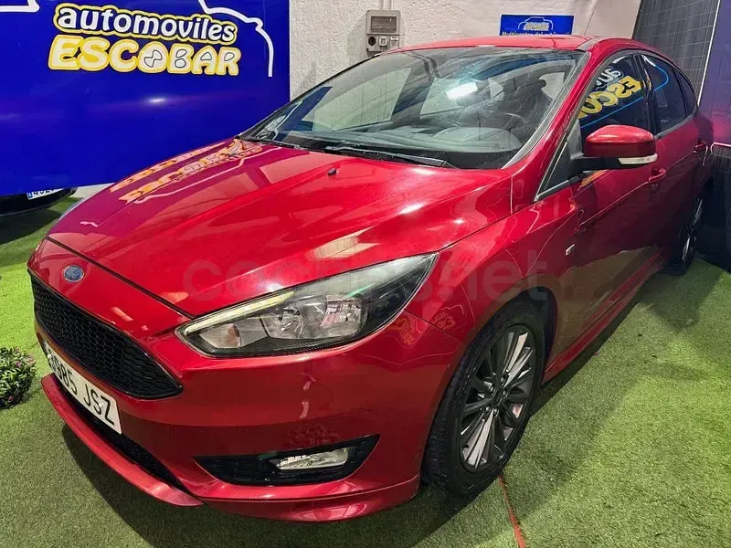 Begagnad Ford Focus ST-Line 125 HK (91 kW) 2016 Röd Sedan