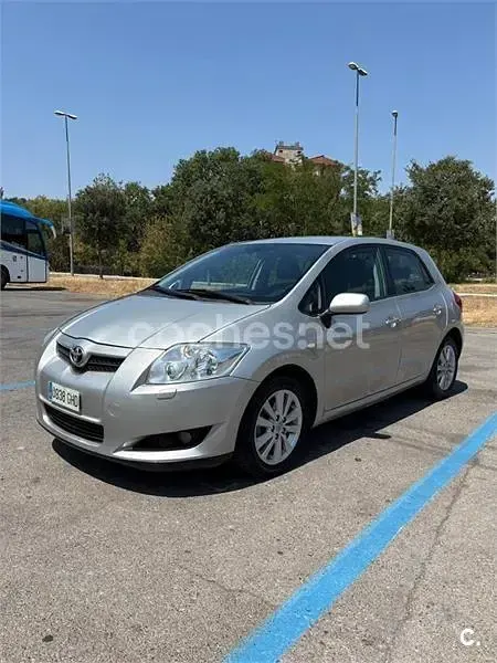Usado Toyota Auris Luna 124 CV (91 kW) 2008 Gris / plata Utilitario