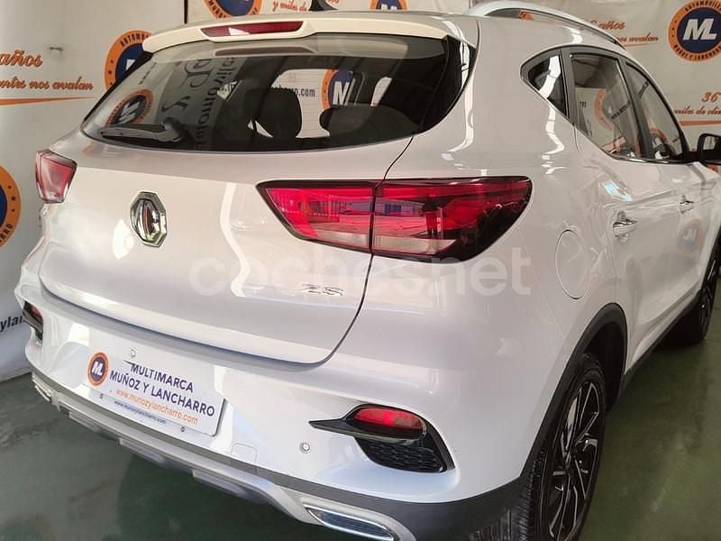 Usado MG ZS Luxury 106 CV (77 kW) 2023 Blanco SUV