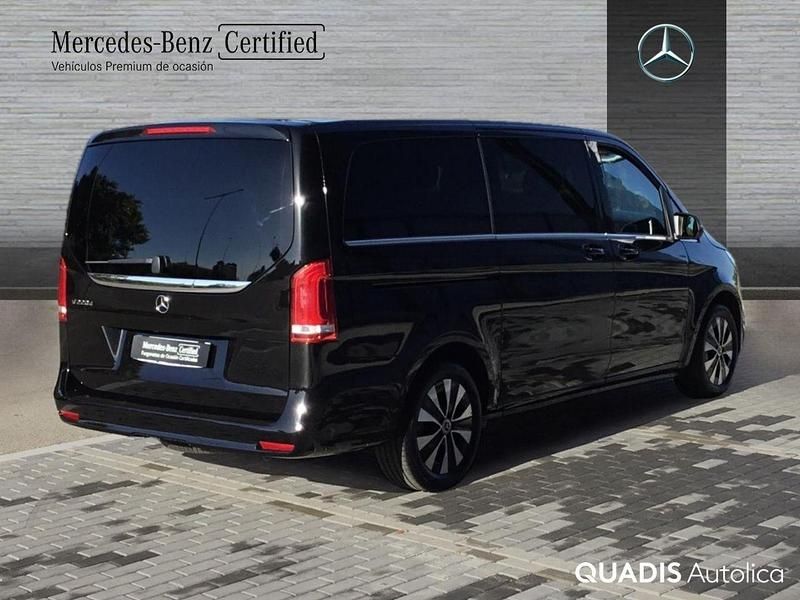 Käytetty Mercedes V220 Avantgarde 163 HP (119 kW) 2023 Musta Tila-auto