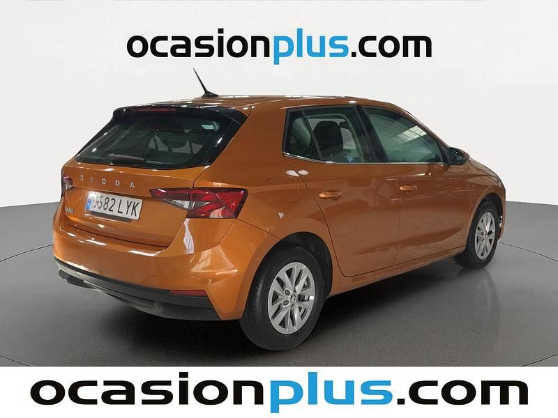 Usado Skoda Fabia 80 CV (58 kW) 2022 Naranja Utilitario