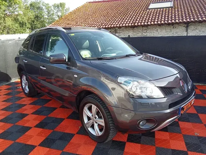 Usado Renault Koleos Bose Edition 150 CV (110 kW) 2010 Gris / plata SUV