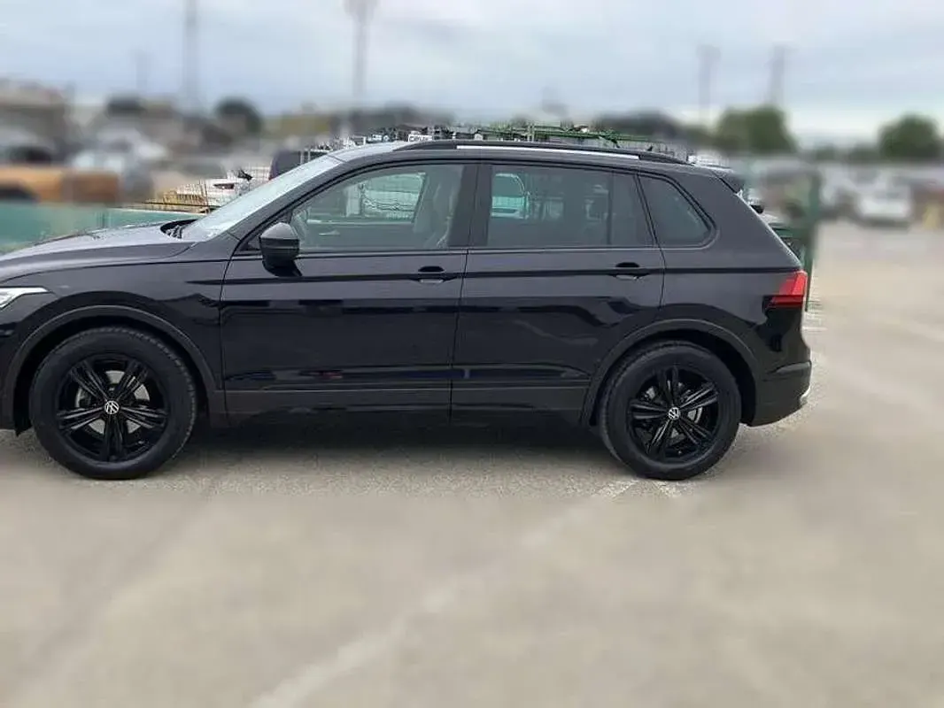 Usado VW Tiguan Sport 150 CV (110 kW) 2022 Negro SUV