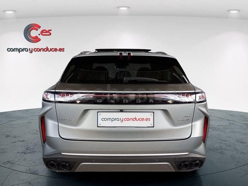 Usado Omoda 9 537 CV (394 kW) 2025 Gris / plata SUV
