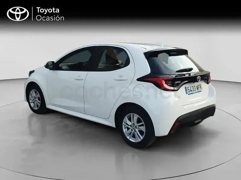 Usado Toyota Yaris 125 CV (91 kW) 2025 Blanco Utilitario