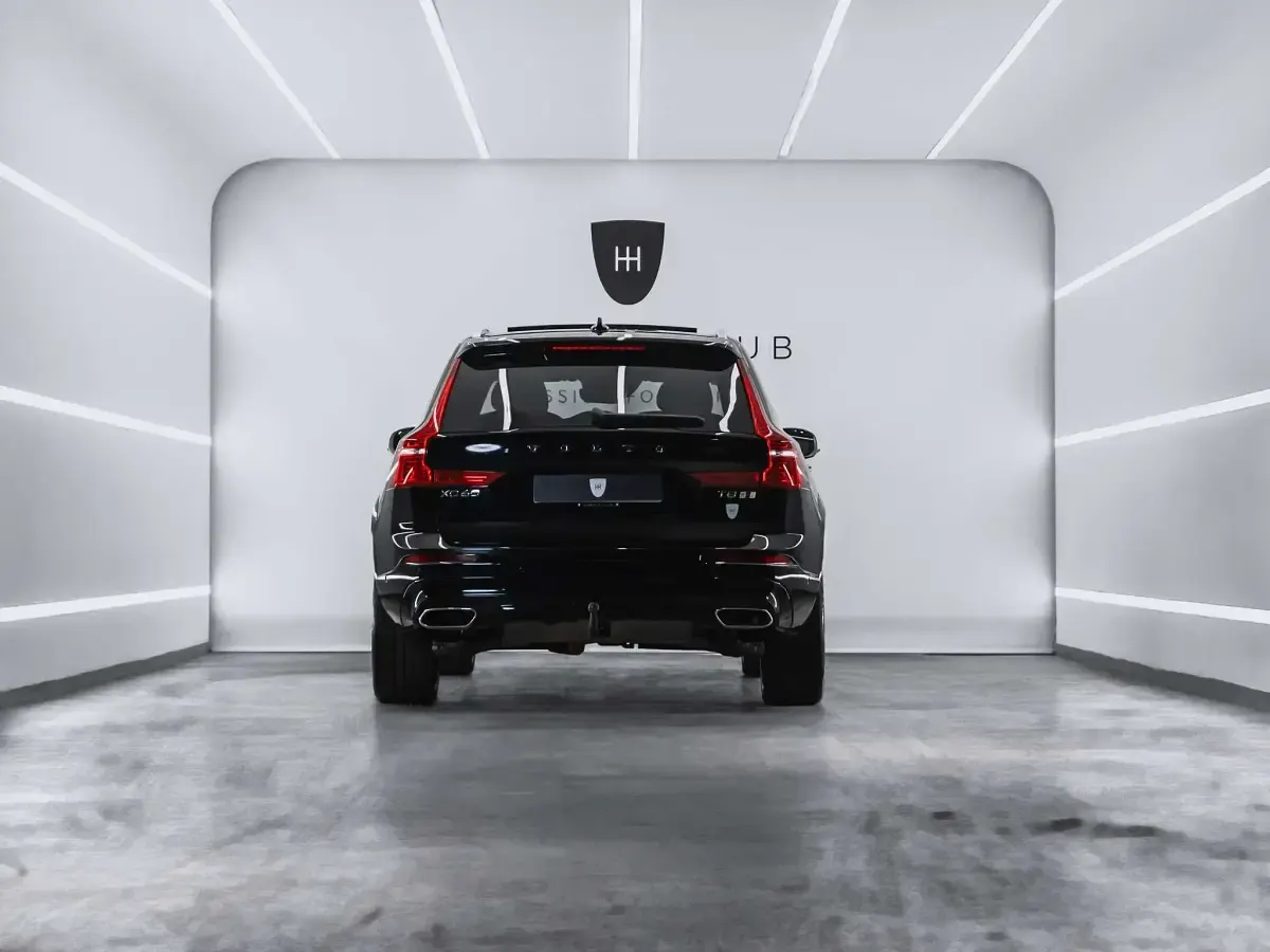 Usado Volvo XC60 R-Design 390 CV (286 kW) 2018 Negro SUV