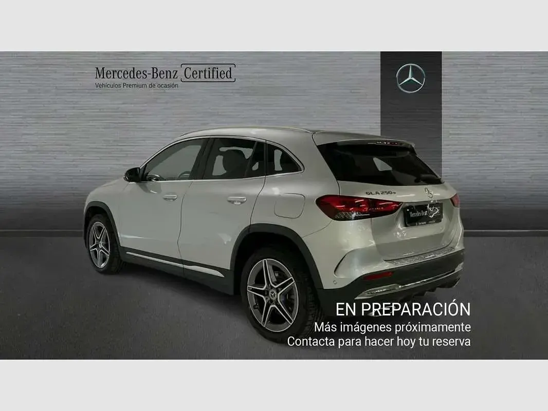 Usado Mercedes GLA250 218 CV (160 kW) 2022 Plateado SUV