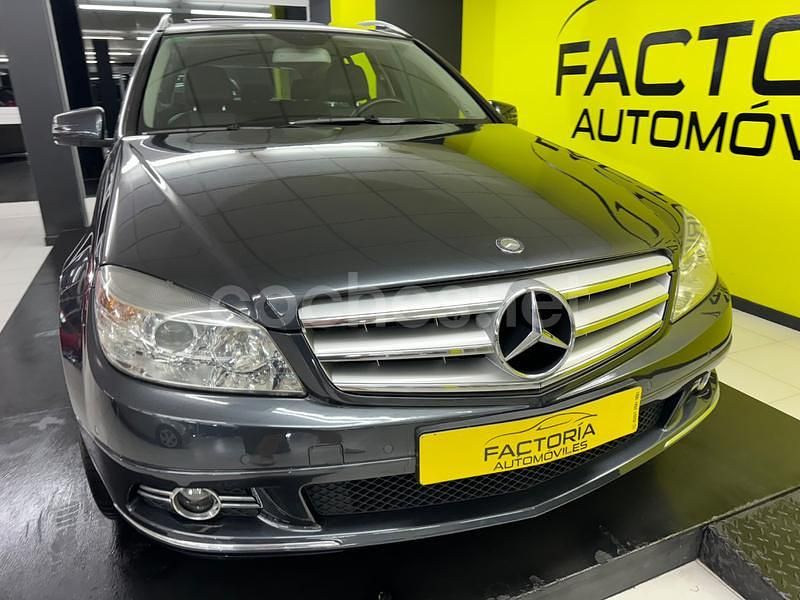 Usado Mercedes C200 Avantgarde 136 CV (100 kW) 2007 Gris / plata Familiar