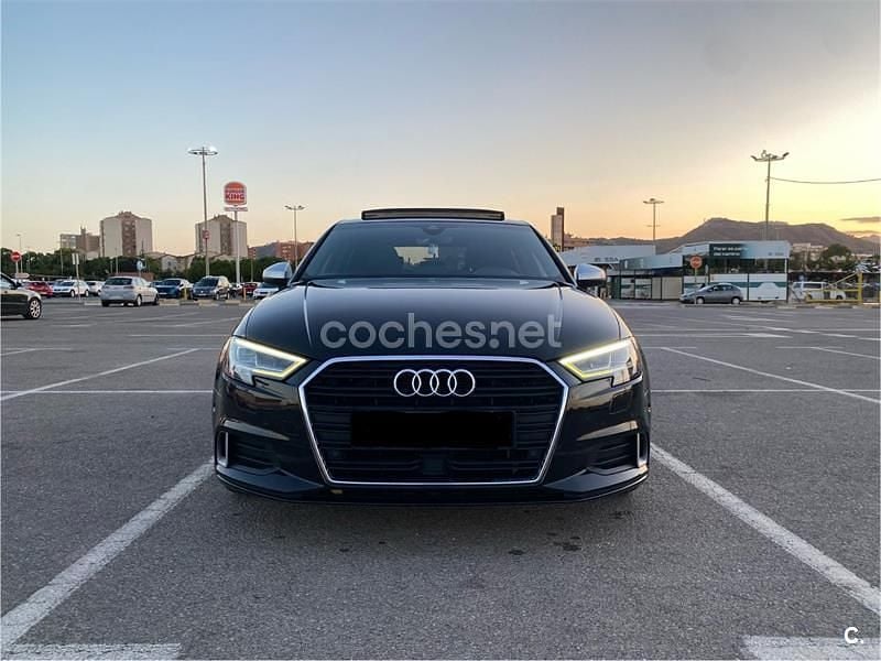 Käytetty Audi A3 Sport 150 HP (110 kW) 2017 Musta Sedan