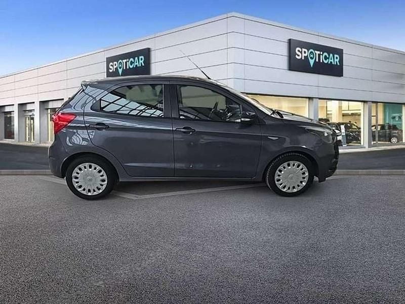 Usado Ford Ka Plus 69 CV (50 kW) 2017 Gris Utilitario