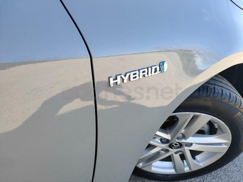 Usado Toyota Corolla Active 122 CV (89 kW) 2019 Gris / plata Berlina