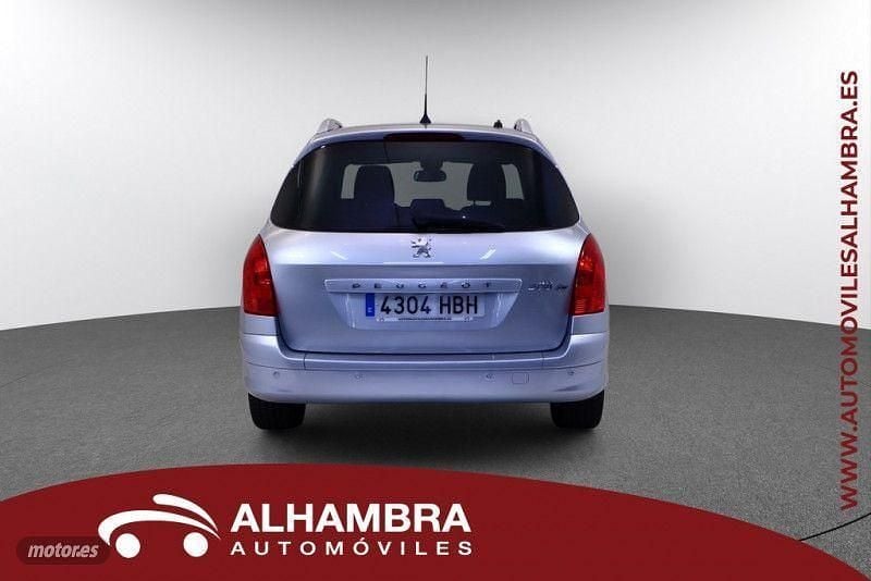 Usado Peugeot 308 SW Active 156 CV (114 kW) 2011 Gris / plata Familiar