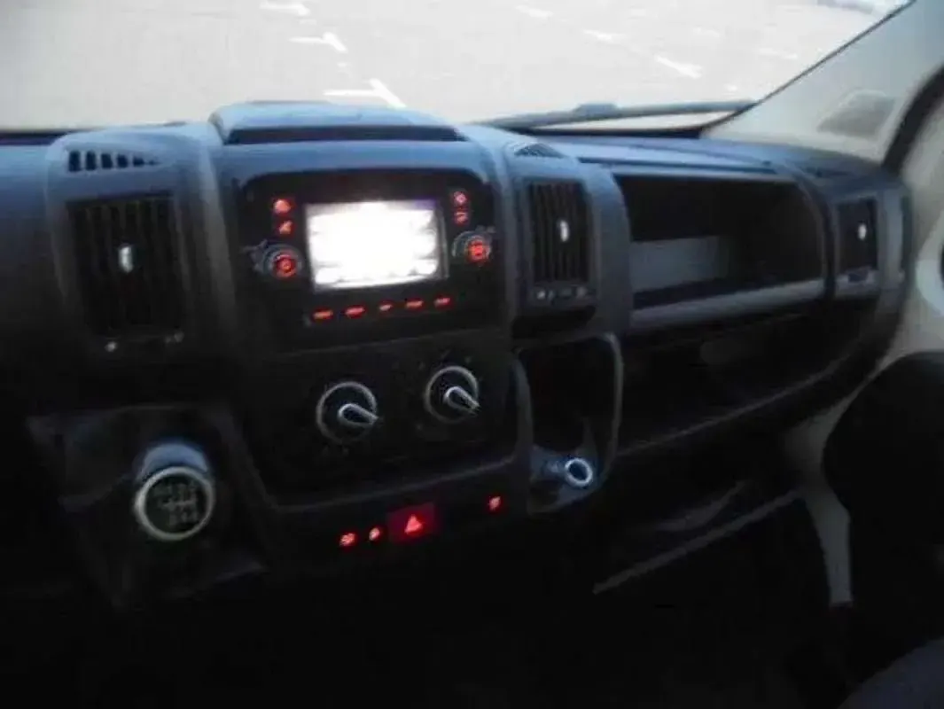 Usado Peugeot Boxer 140 CV (102 kW) 2022 Blanco Van
