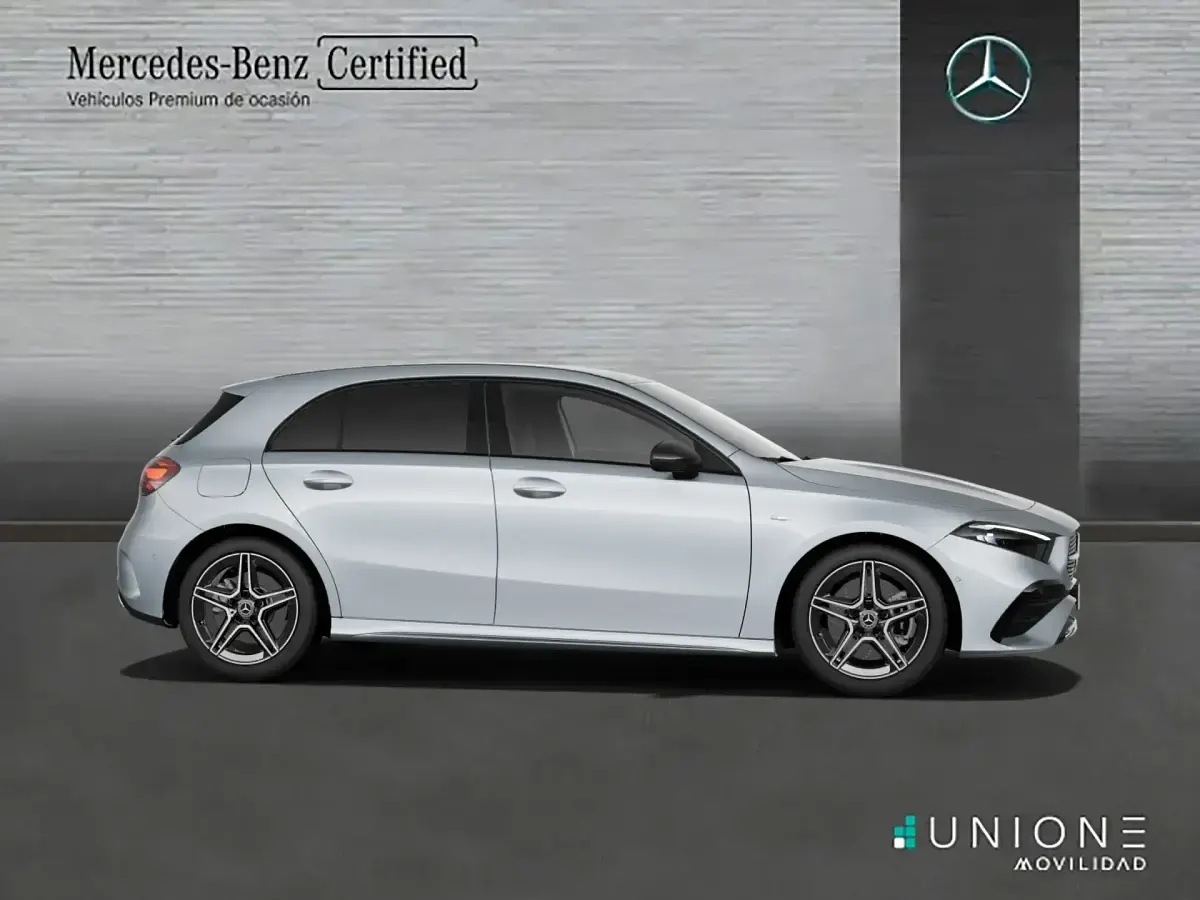 Usado Mercedes A250 120 CV (88 kW) 2025 Gris Berlina