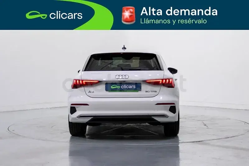Usado Audi A3 Advanced Plus 110 CV (80 kW) 2022 Blanco Berlina