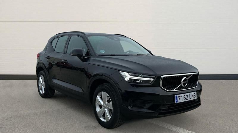 Usado Volvo XC40 Momentum 129 CV (94 kW) 2021 Negro SUV