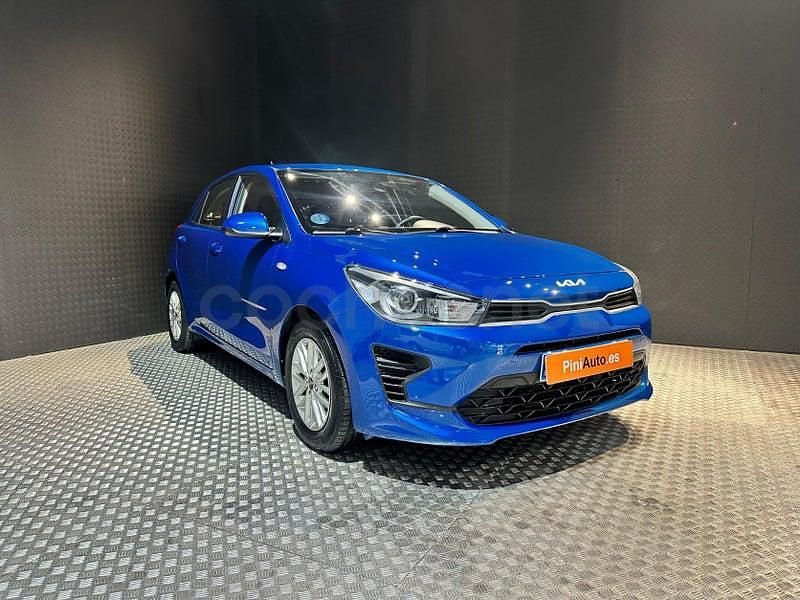 Usado Kia Rio 100 CV (73 kW) 2021 Azul Berlina