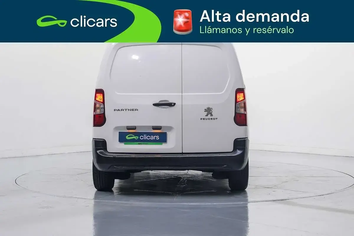 Usado Peugeot Partner S 102 CV (75 kW) 2022 Blanco Monovolumen