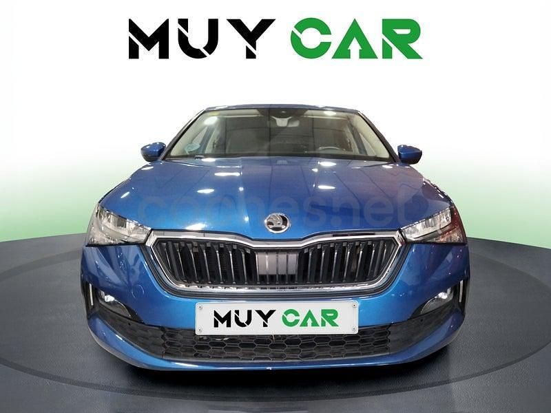 Usado Skoda Scala Ambition 116 CV (85 kW) 2020 Azul Utilitario