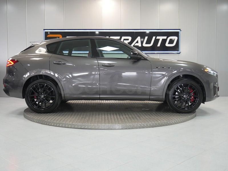 Usado Maserati Levante 350 CV (257 kW) 2019 Gris SUV