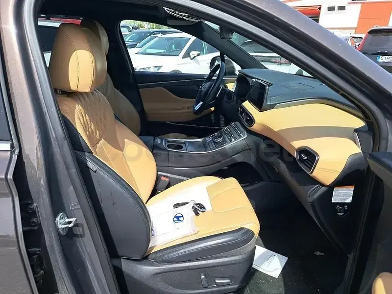 Usado Hyundai Santa Fe Style 265 CV (194 kW) 2022 Gris / plata SUV