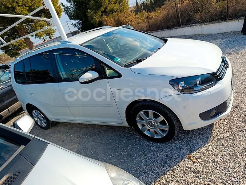 Usado VW Touran Advance 140 CV (102 kW) 2015 Blanco Monovolumen