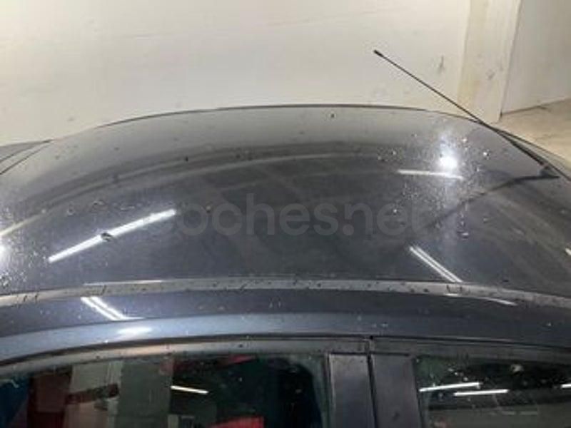 Usado Ford Focus Ghia 115 CV (84 kW) 2007 Gris / plata Berlina