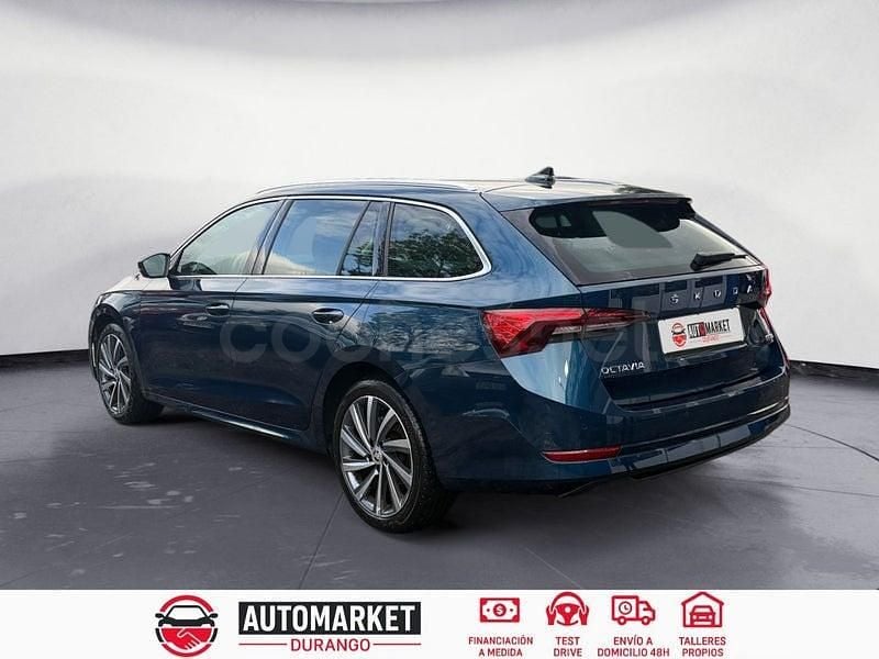 Usado Skoda Octavia Sport 150 CV (110 kW) 2023 Azul Familiar