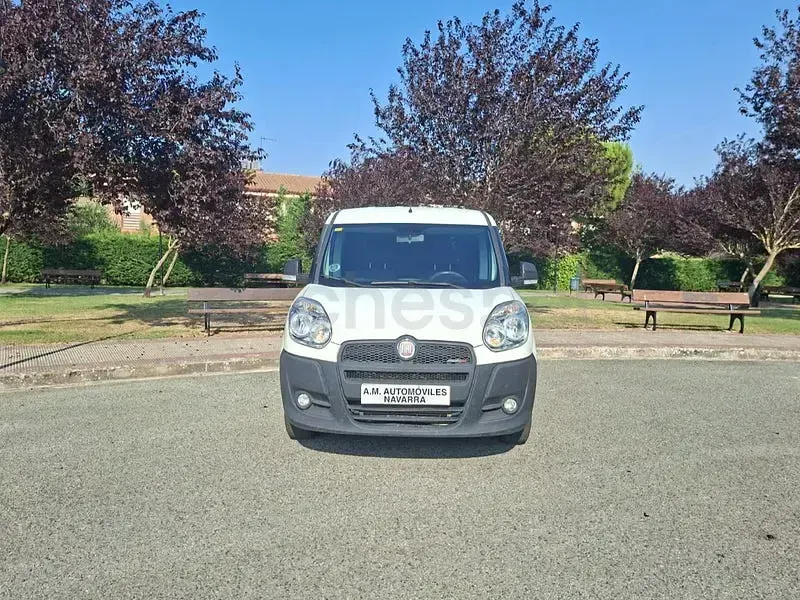 Usado Fiat Doblò Active 90 CV (66 kW) 2011 Blanco Monovolumen