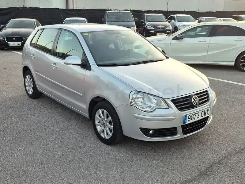 Usado VW Polo United 70 CV (51 kW) 2009 Gris / plata Utilitario